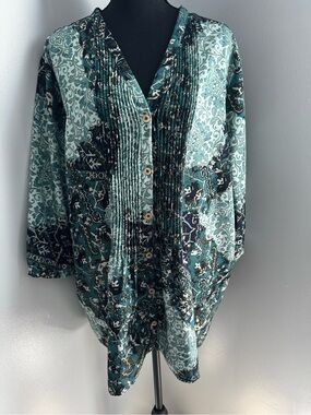 Maggie Sweet button down tunic blouse